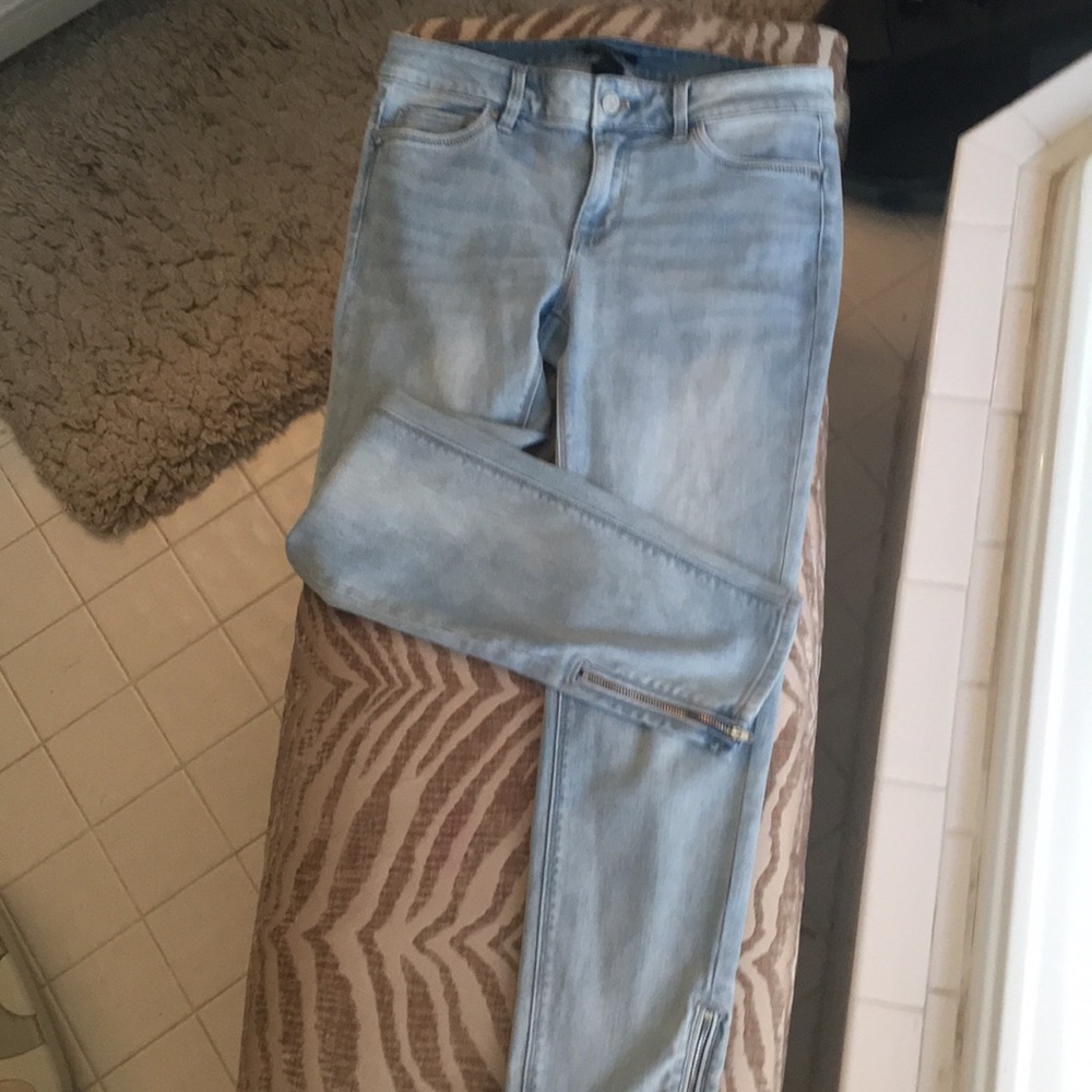 White House black market jeans size 6